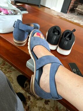 Sofft Novia Sandals mirabelle French blue Suede with arch cookie Size 10